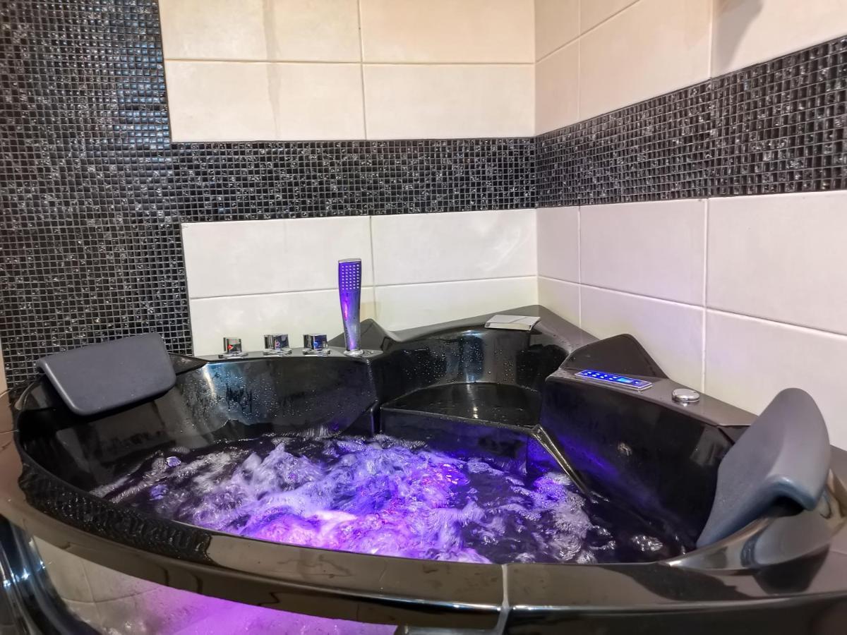 Spa Apartman Red Passion Apartment เบลเกรด ภายนอก รูปภาพ